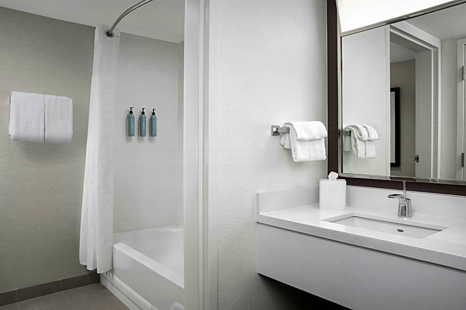 Courtyard by Marriott Bloomington