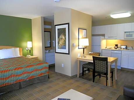 Deluxe King Studio - Non-Smoking