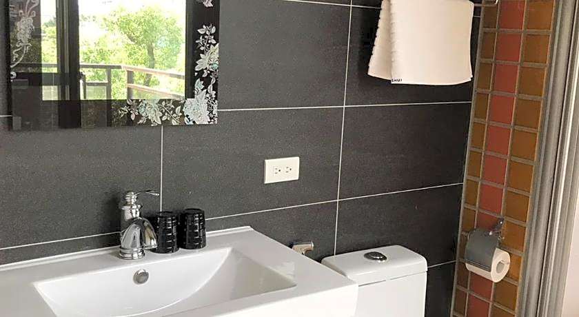 Ruo Shui Hotspring Hotel