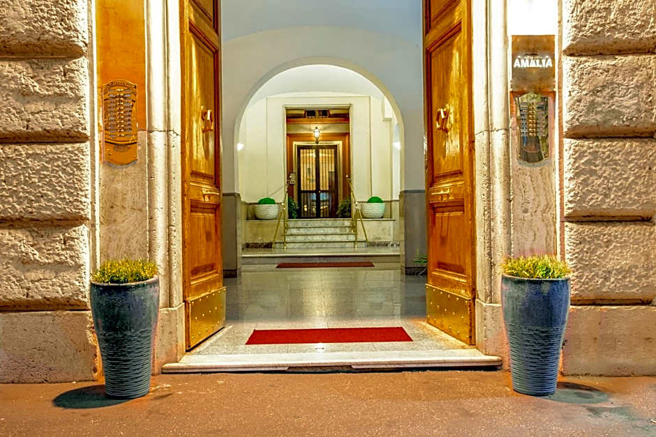 Amalia Suites by Remember Rome