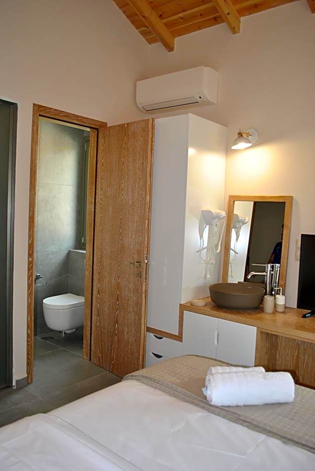 Petras Gi - Stone Houses