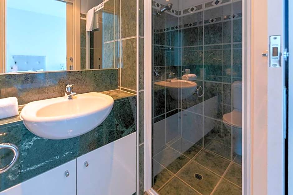 Penthouse 3 bdrm amazing views opposite casino