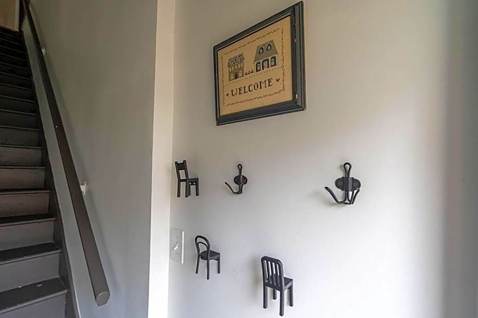 Large & Sunny Beautiful Home #103