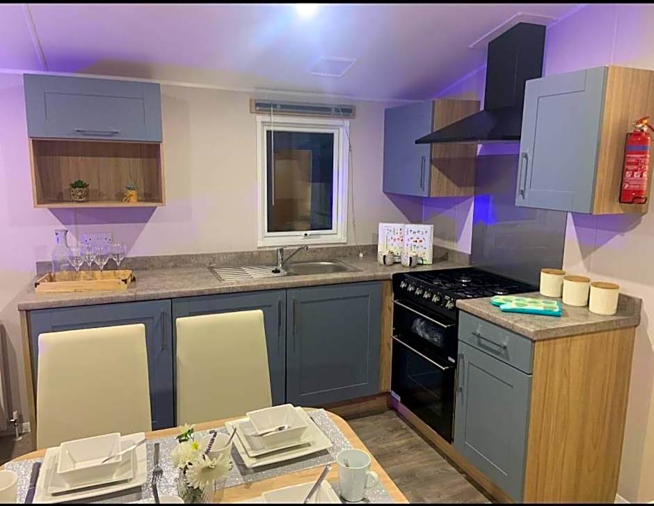 Southview Holiday Park, Deluxe Caravan