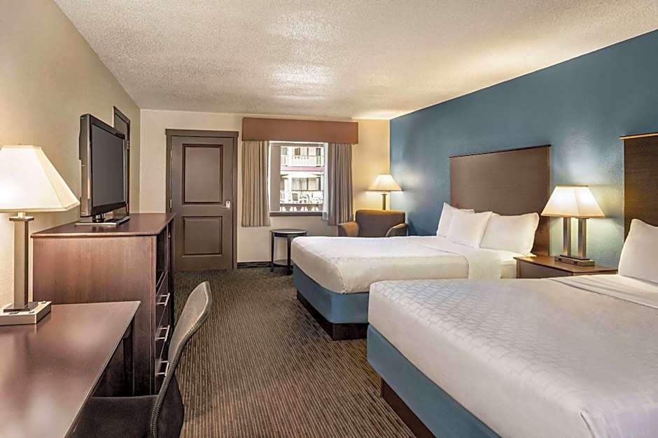 AmericInn by Wyndham La Crosse Riverfront-Conference Center