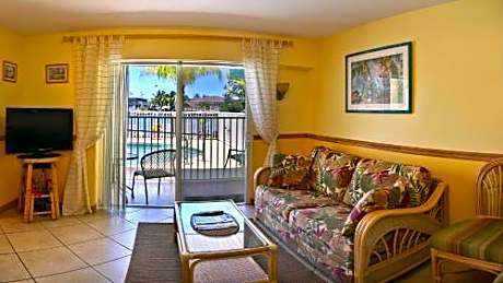 One-Bedroom Apartment with Pool View