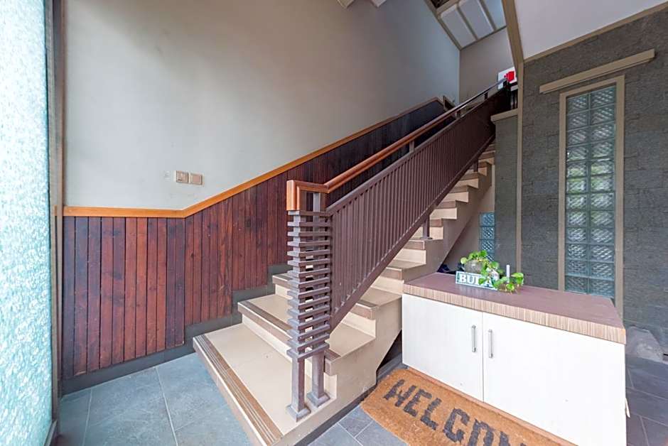 RedDoorz Syariah near Politeknik Negeri Bandung Campus