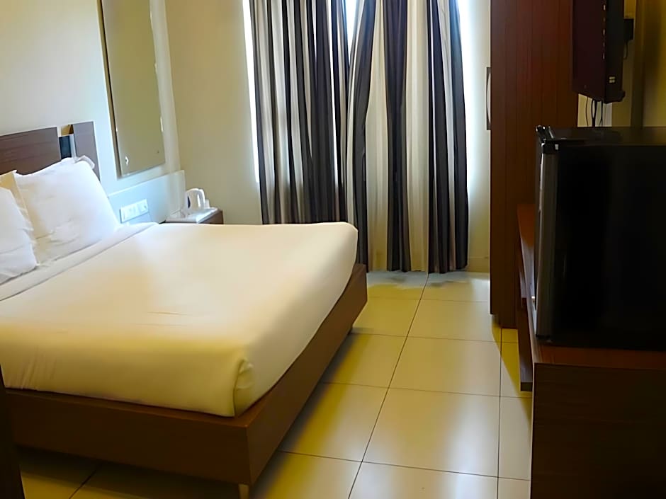 Hotel Sheela Shree Plaza