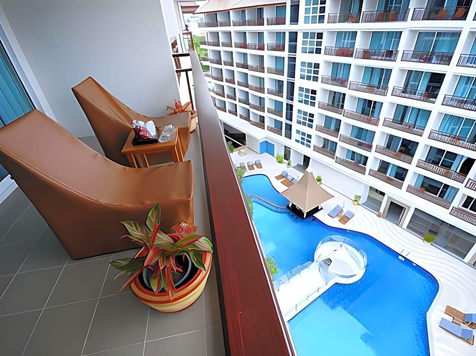 Crystal Palace Luxury Hotel Pattaya