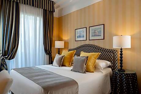 Superior Room with Side Sea View