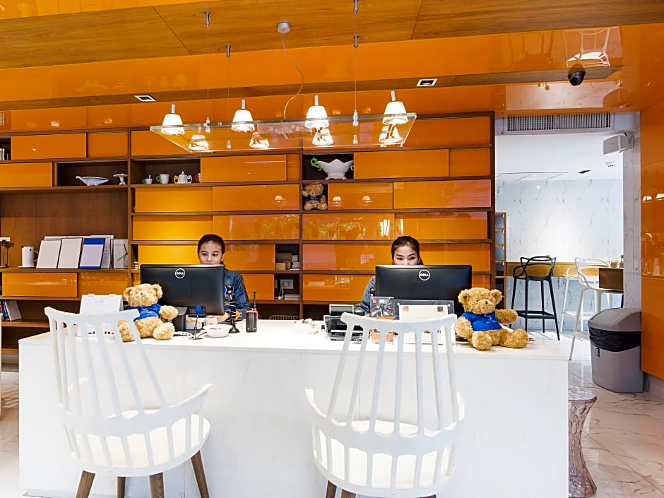 S Box Sukhumvit Hotel