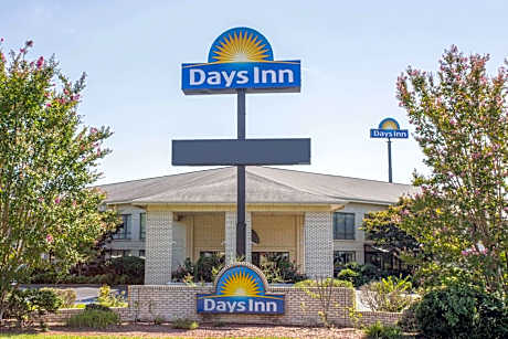 Days Inn by Wyndham Spartanburg Waccamaw