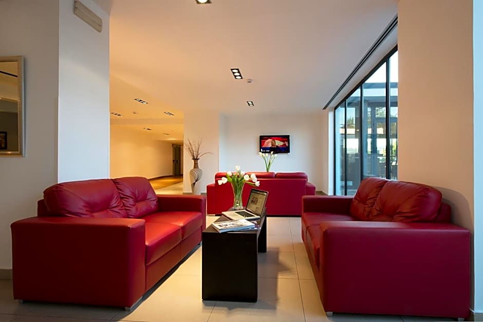 Garden Hotel