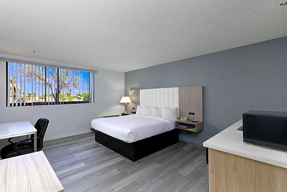 Studio 6 Suites Lake Havasu City AZ