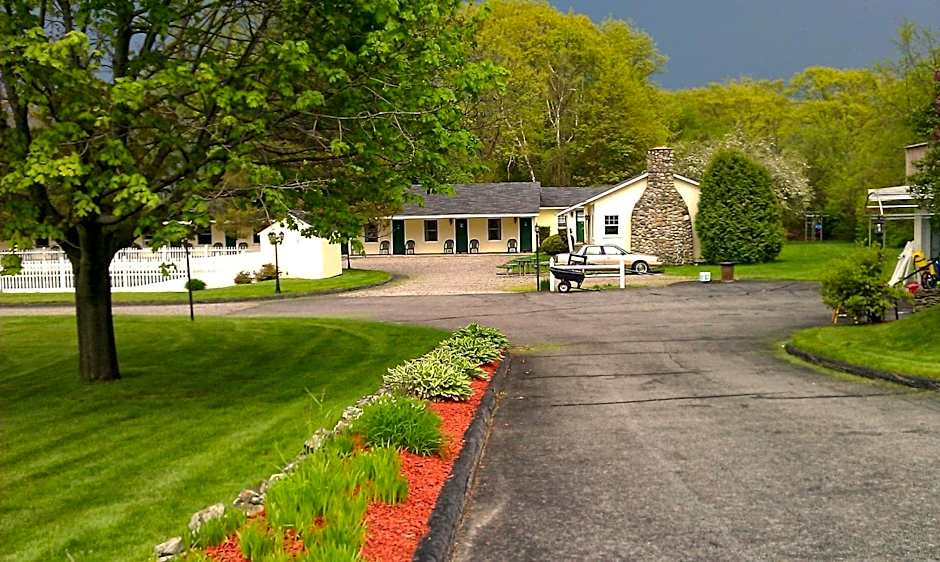 The Tallwood Motel