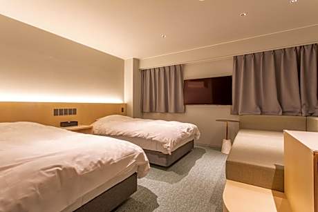 Twin Room with Bath