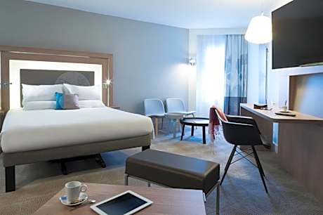 Executive Queen Room With Sofa Bed