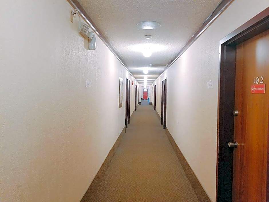 Moosomin Country Squire Inn