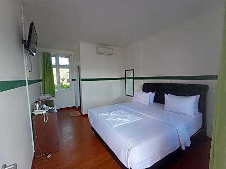 Double or Twin Room with Lake View