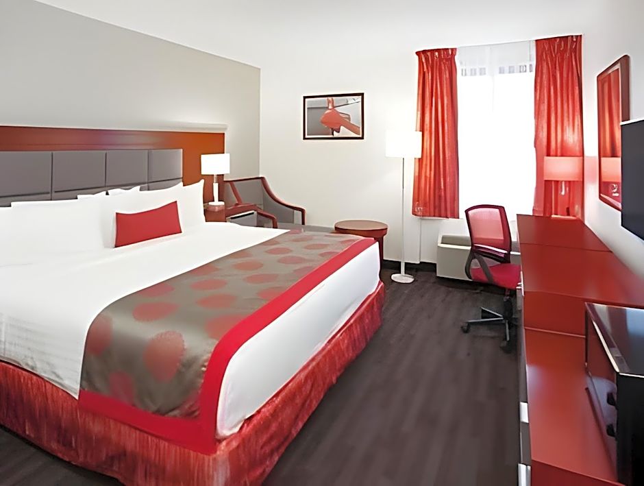 Ramada Plaza by Wyndham Chicago North Shore