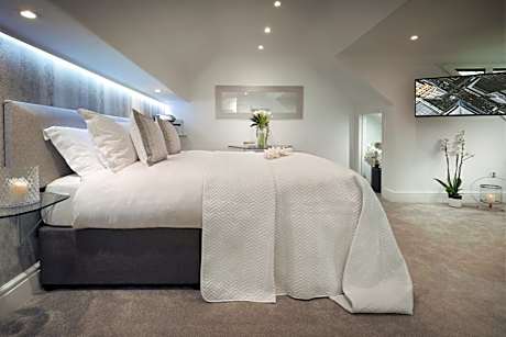 King Room with Spa Bath