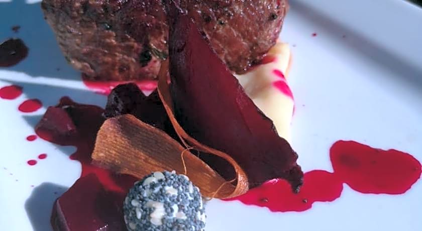 HillsNek Safari Camp