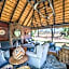 Ndlovu Safari Lodge