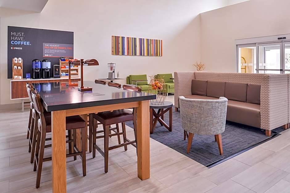 Holiday Inn Express Tampa N I-75 - University Area, an IHG Hotel By IHG