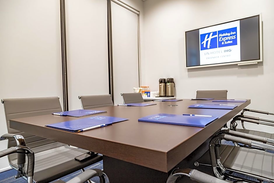 Holiday Inn Express And Suites Ensenada Centro By IHG