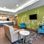 Redwood inn & Suites Crosby