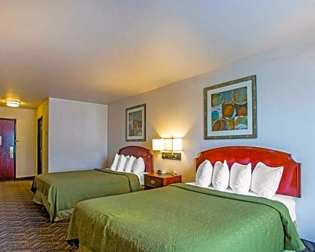 2 Queen Beds, Nonsmoking, Accessible