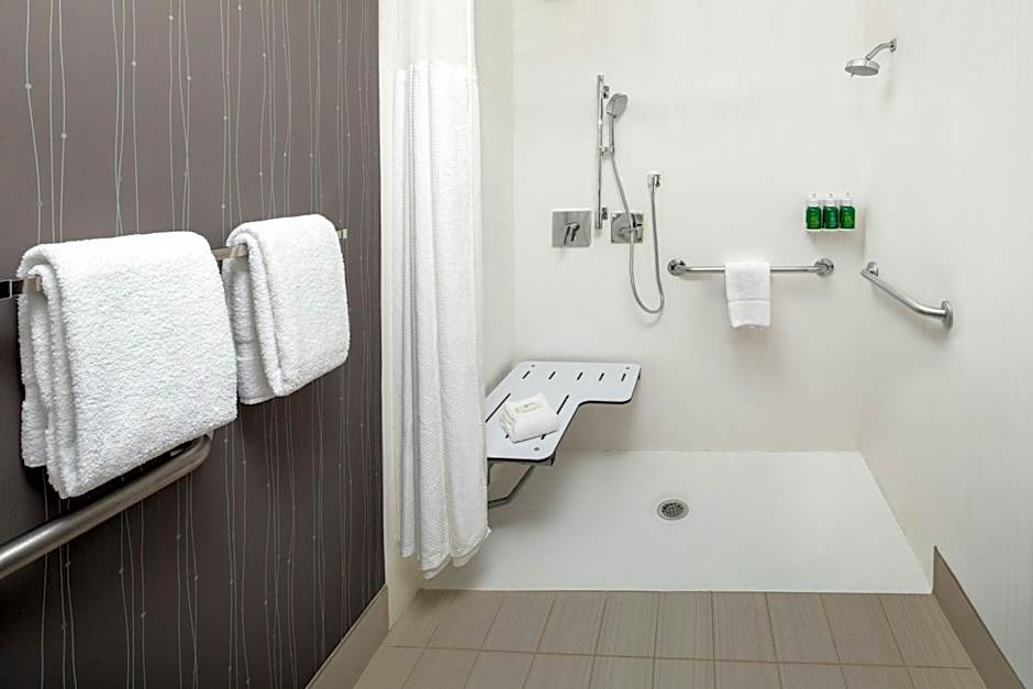 Courtyard by Marriott Dayton North