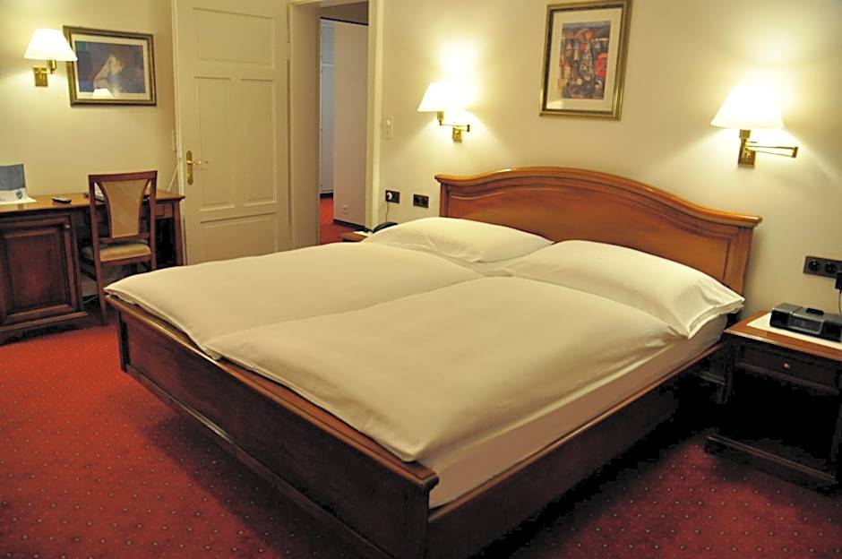 Photo 1 sur 8 de Quadruple Room