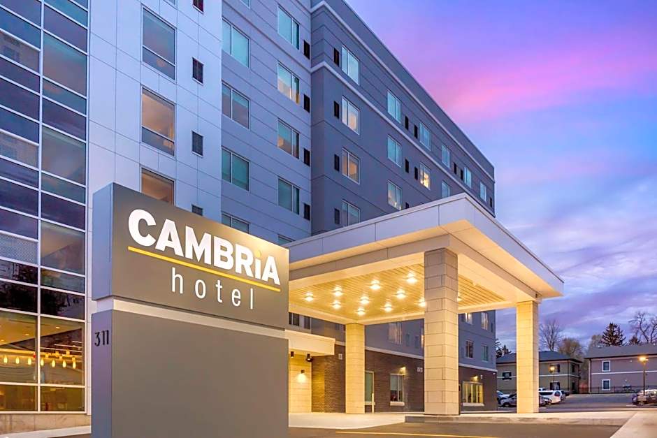 Cambria Hotel Niagara Falls