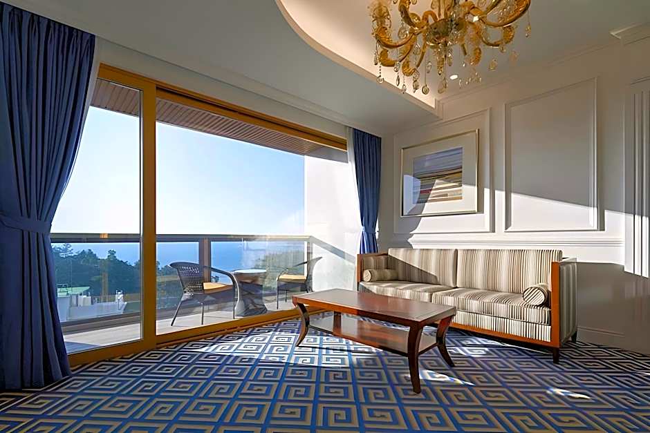 GoldOne Hotel & Suites