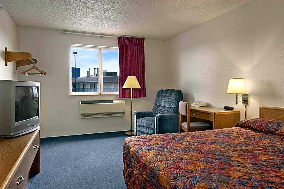 Super 8 by Wyndham Pendleton
