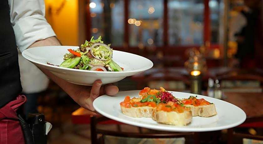 Hotel Iconic Suite - Near Delhi Airport