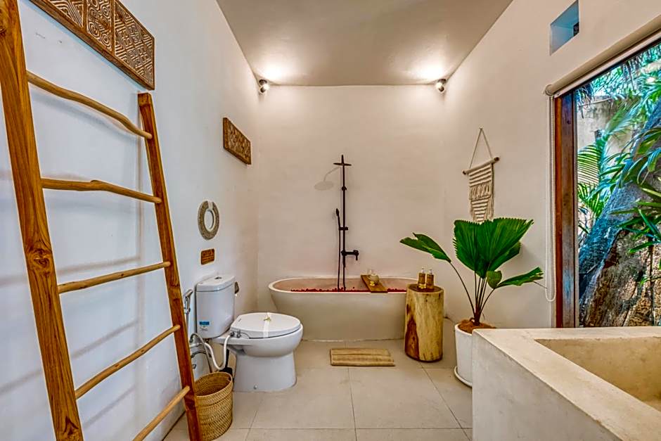 Villa Indigo - 5-BDR with huge pool and garden