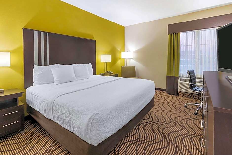 La Quinta Inn & Suites by Wyndham Artesia