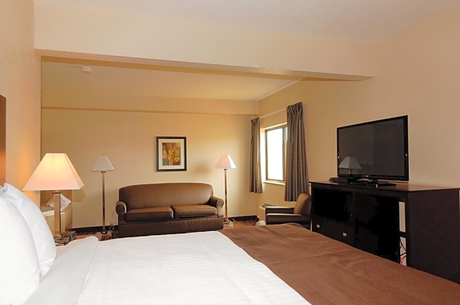 Cobblestone Inn & Suites - Denison | Oak Ridge