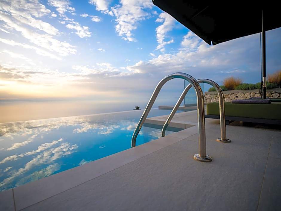 Anadeo Villas & Suites