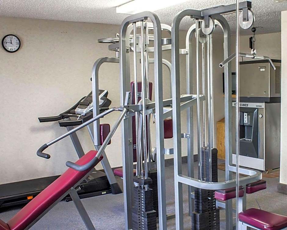 Econo Lodge Inn & Suites Colonie Center Mall