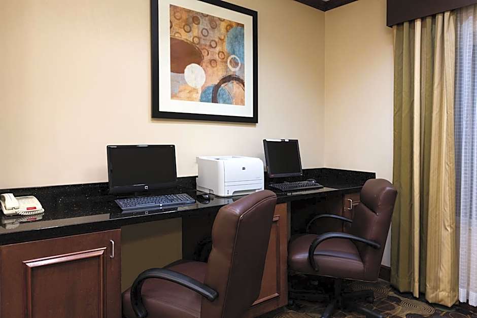 Holiday Inn Express Hotel & Suites Moultrie By IHG