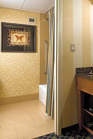 Concierge Level, 1 Bedroom Executive Suite, 1 King, High Floor