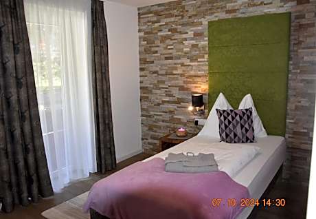 Single Room Johanniskraut