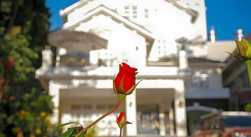 Hoa Sen Vang Hotel Dalat