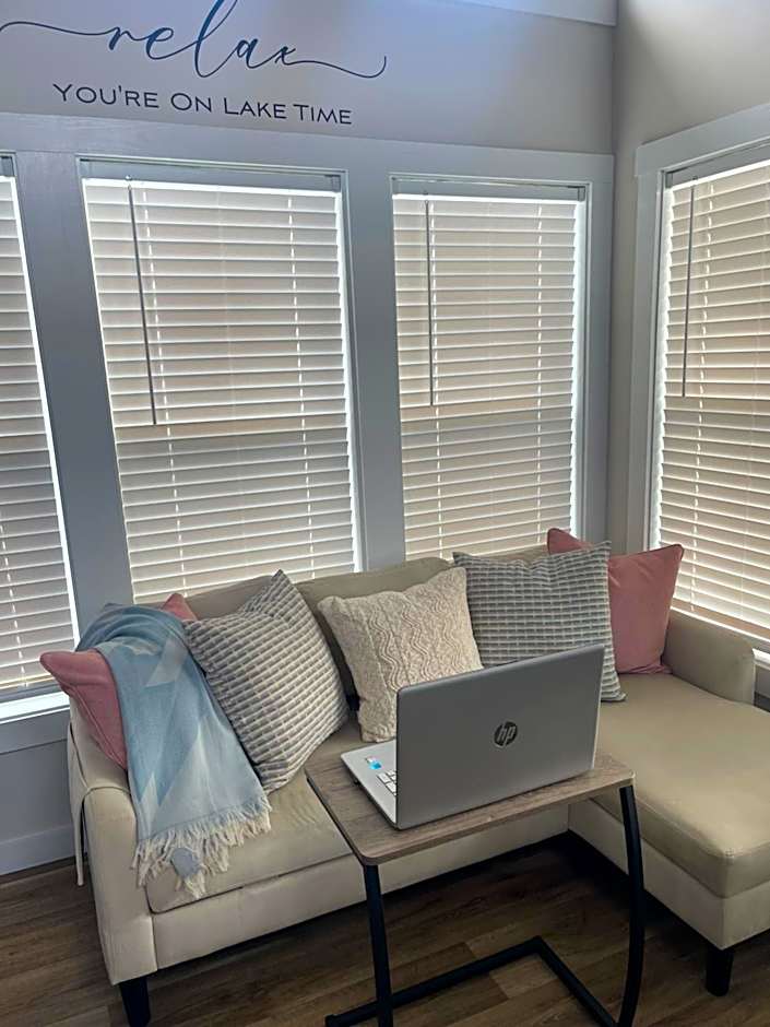 Tiny Lakeside Retreat