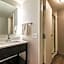 La Quinta Inn & Suites by Wyndham Salem