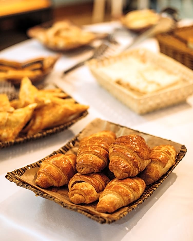 Khaghani Center Hotel