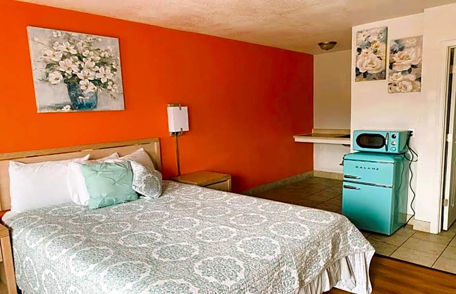 Royal Gateway Motel by OYO